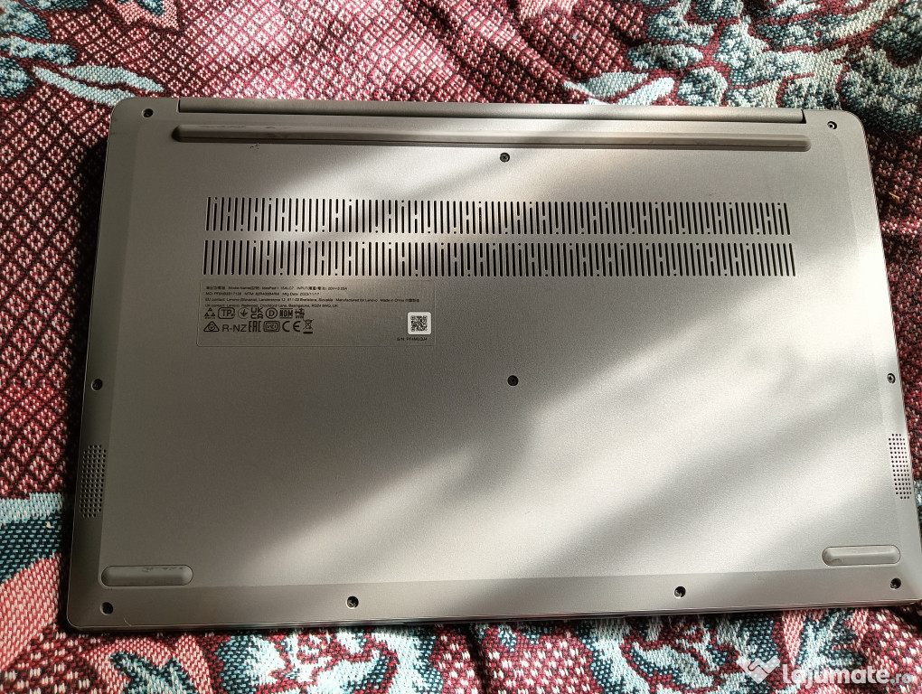Laptop Lenovo + încărcător original
