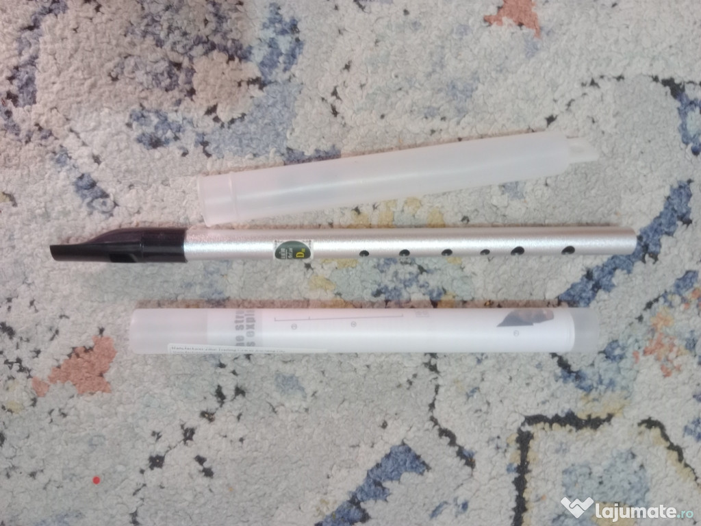 Fluier metalic pentru copii cu key D(Do Major)