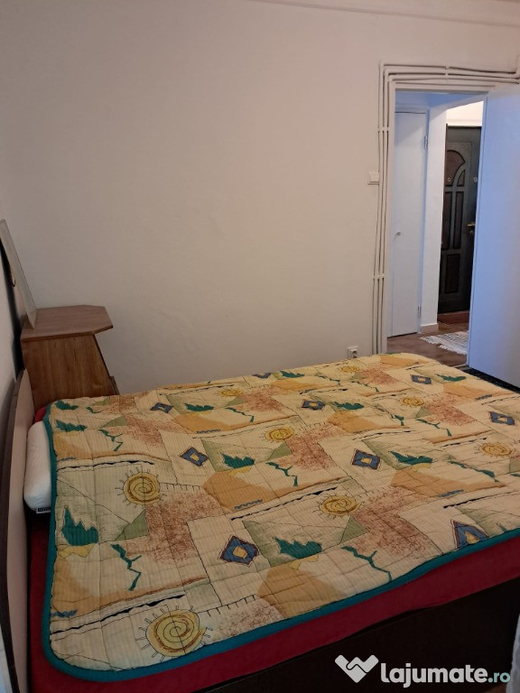 Apartament 2 camere decomandat, central, vis-a-vis de Moldova Mall