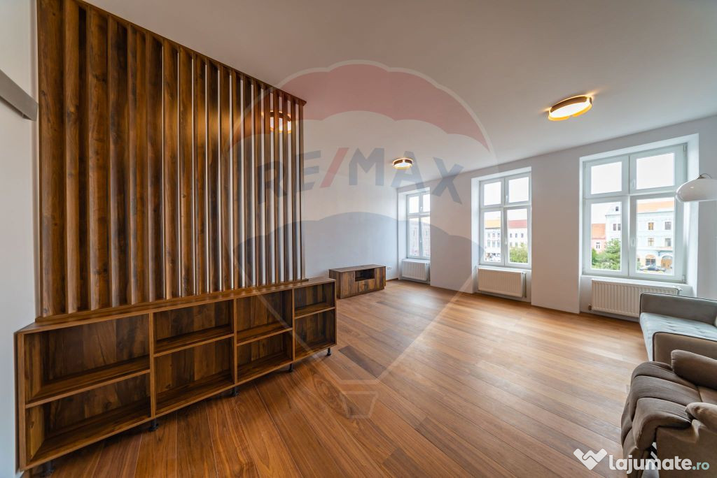 Apartament ultracentral cu panoramă spre Piața Avram Iancu