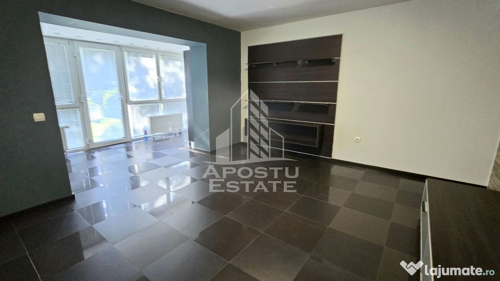 Apartament cu 3 camere, centrala proprie, parter, zona Li...