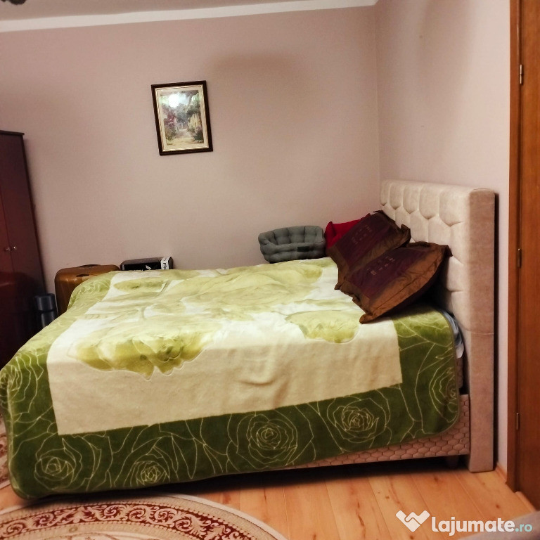 Apartament 2 camere,decomandat - zona Craiter