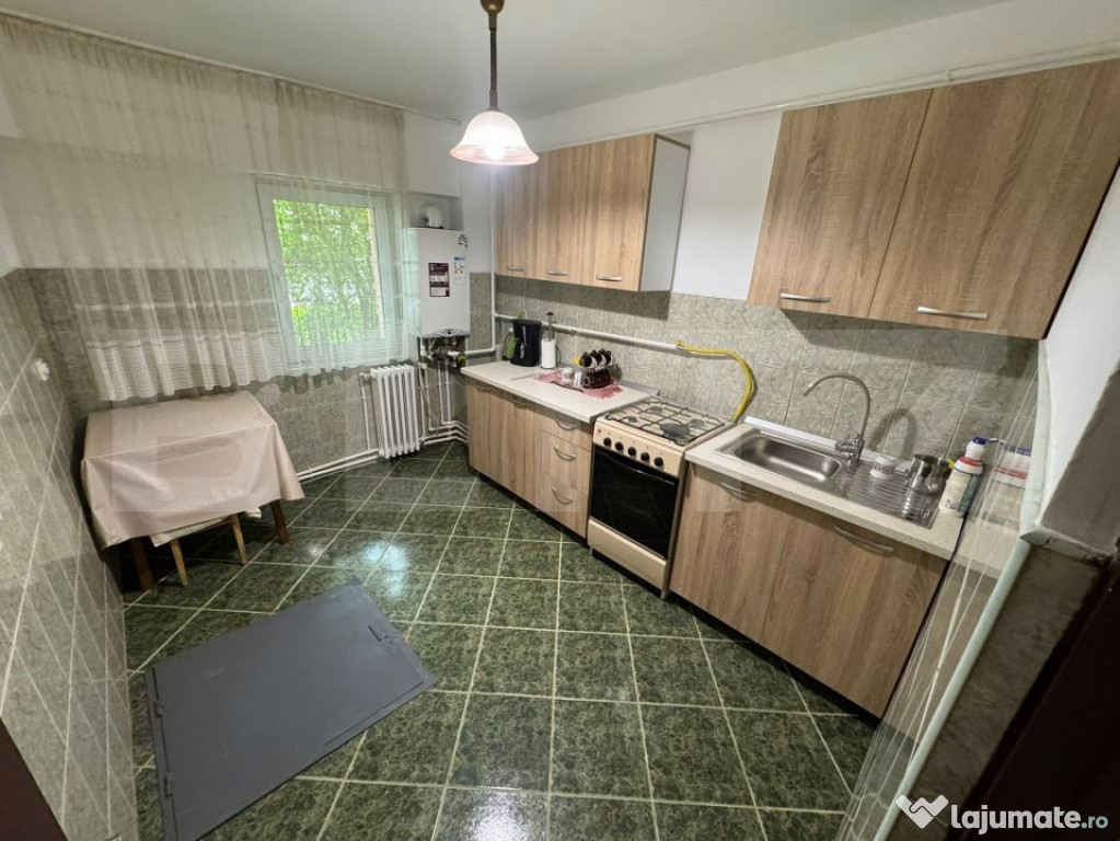 Apartament 2 camere, decomandat, parter înalt – Andrei Mu