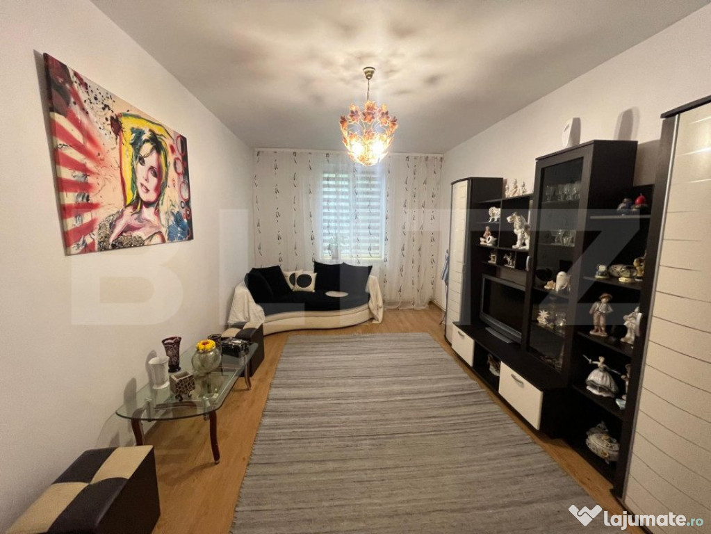 Apartament cu 2 camere decomandat, 54 mp, zona centrala, zon