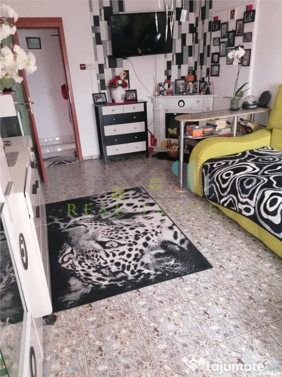 Apartament 3 camere etaj intermediar Calea Bucuresti, Brasov