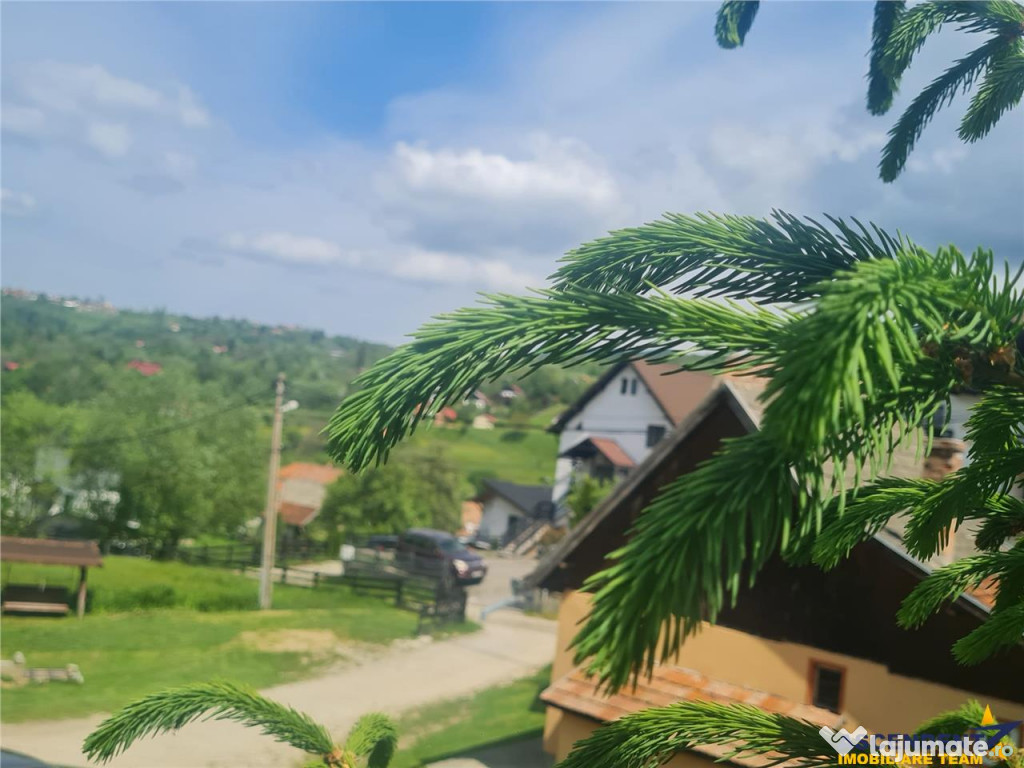 Teren de 1450 mp, cu priveliste cu priveliste de carte posta