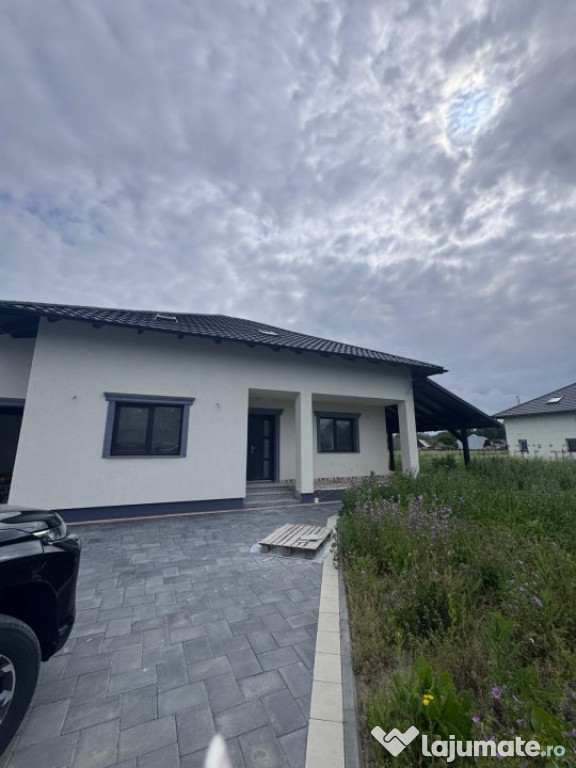 Casa individuala, noua, 800mp teren , Horodnic de Sus