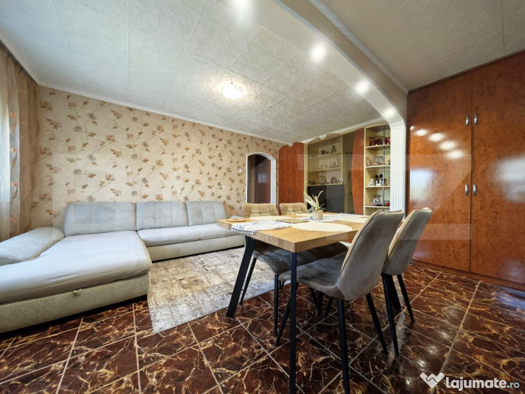 Apartament cu 3 camere, decomandat-Zona Decebal-64MP