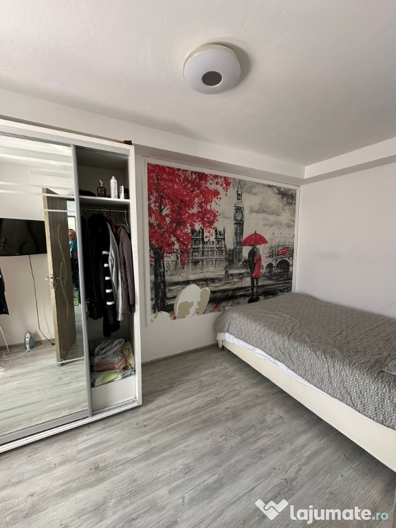 De vanzare 3 camere etajul 3 , mobilat 35000 e