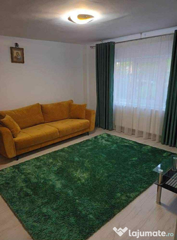 Apartament 3 camere, decomandat - zona Noua