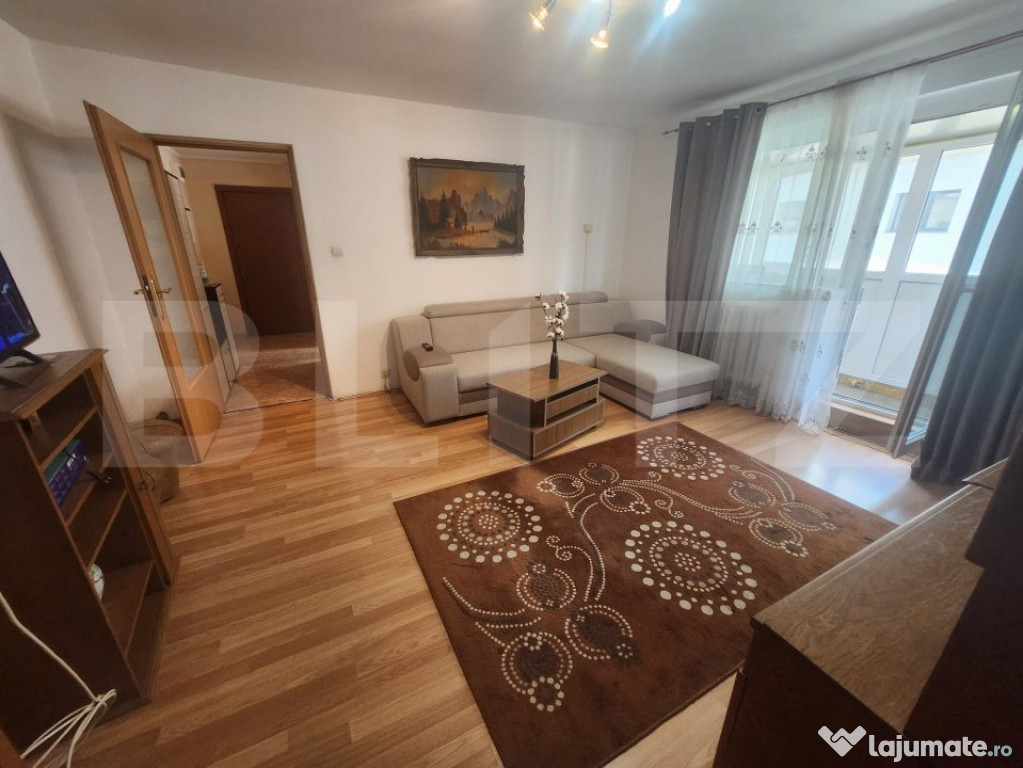 Apartament cu doua camere,decomandat, 59 mp utili, zona Caro