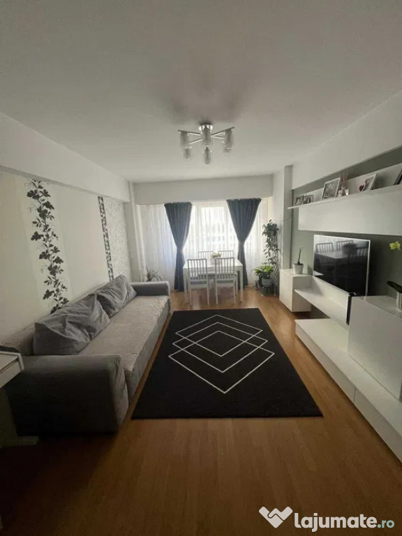 Apartament cu 3 camere decomandate zona Obcini - intrare