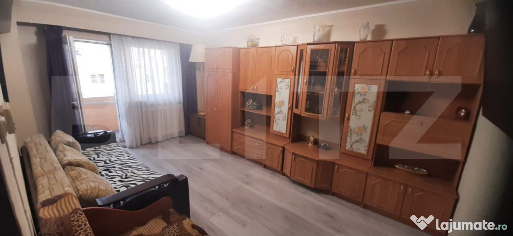 Apartament 3 camere, 61 mp, zona Vasile Aron