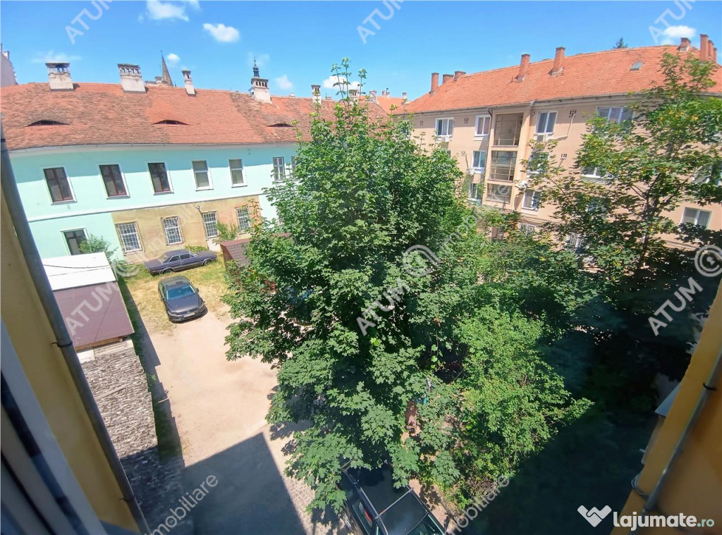 Apartament 90 mp cu 3 camere si 4 bai langa Piata Mare din S