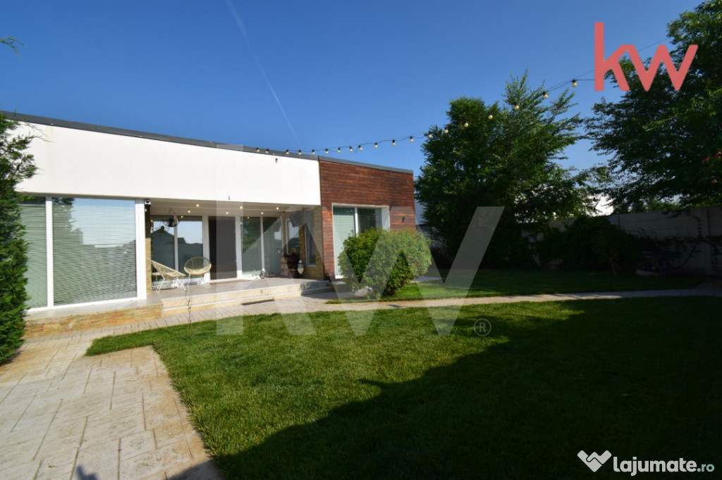 Casa Moderna – Bijuterie Arhitecturala cu Panouri Solare s