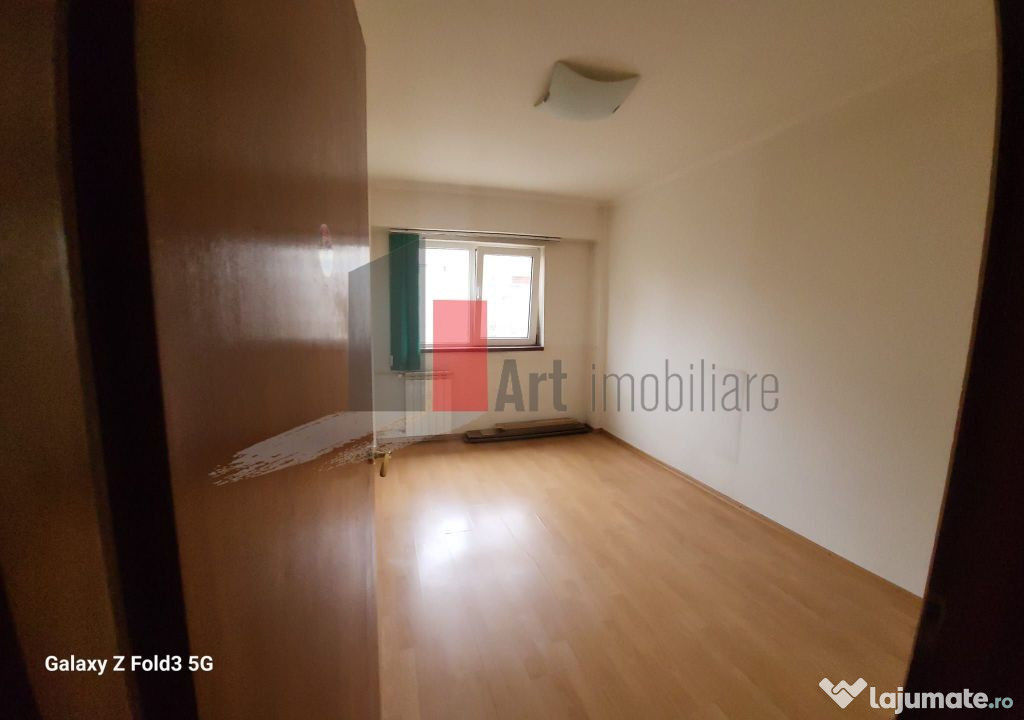 Apartament 3 camere decomandat