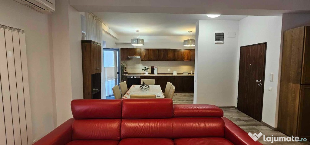 Apartament 4 camere de inchiriat, central, str. Petru Rares