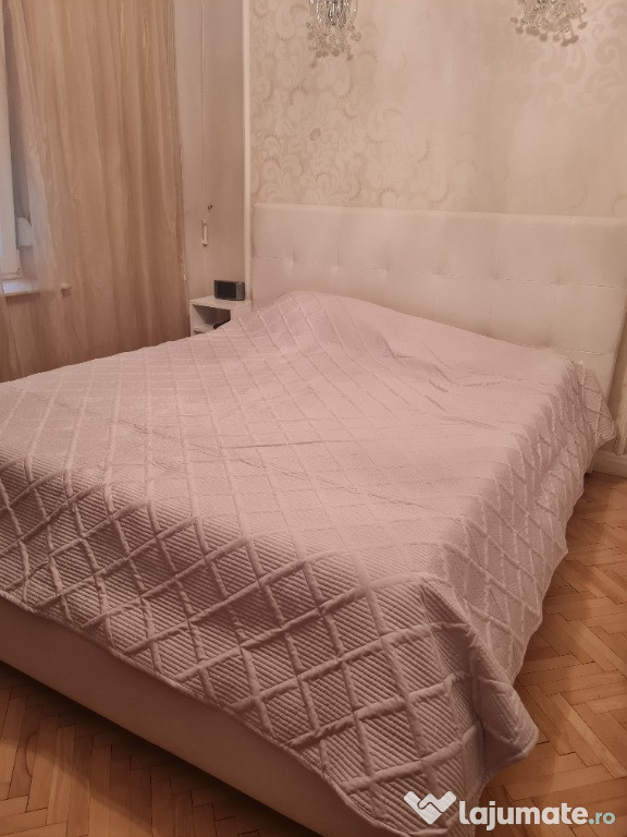 Pat cu lada de depozitare si saltea aproape noi-stare excelenta