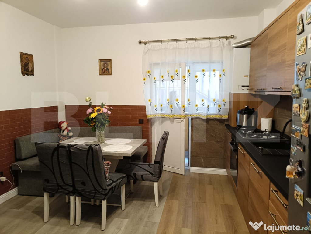 Apartament de vanzare 3 camere, 69mp, zona Stejarului