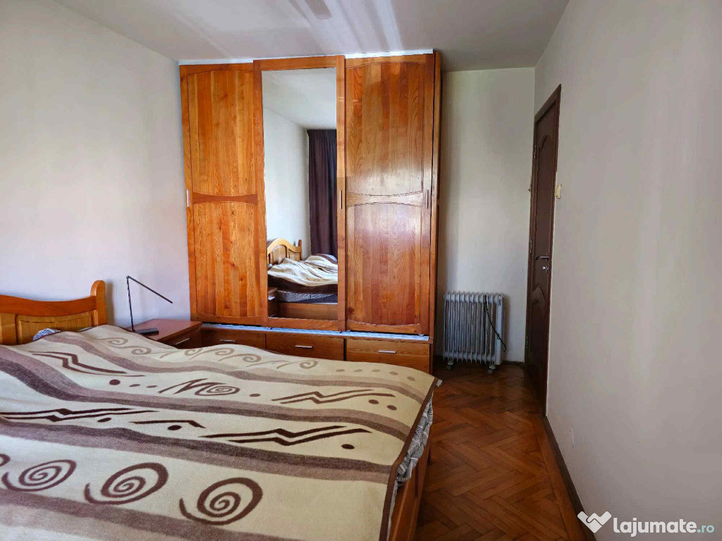 Apartament 4 camere, decomandat - zona Tractorul