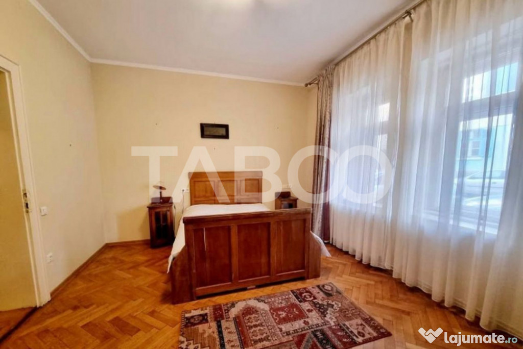 Apartament de vanzare 2 camere 2 bai 2 pivnite Centrul Istor