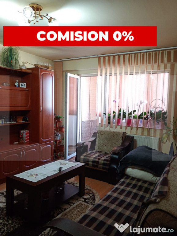 Apartament de vanzare, cu 3 camere, decomandat, 65 mp, carti