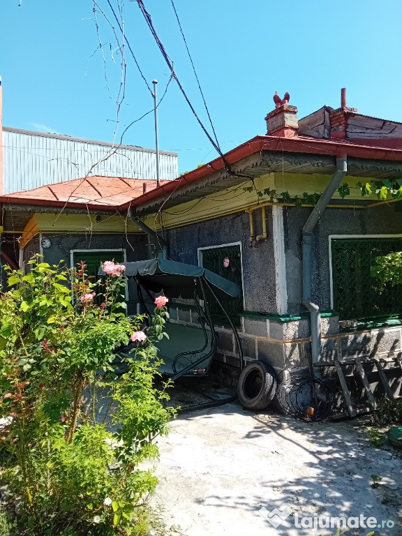 Casa in Chitila Se afla la 2 statii de podul Constanta