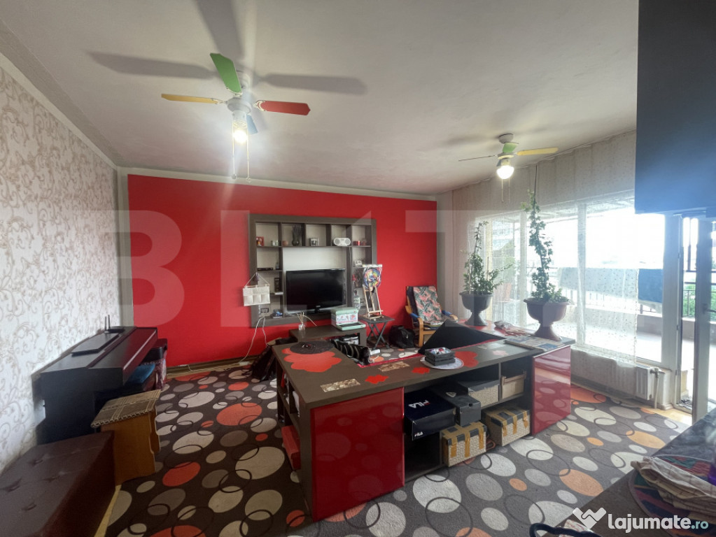 Apartament 3 camere, 80 mp, 2 terase mari, mobilat complect,