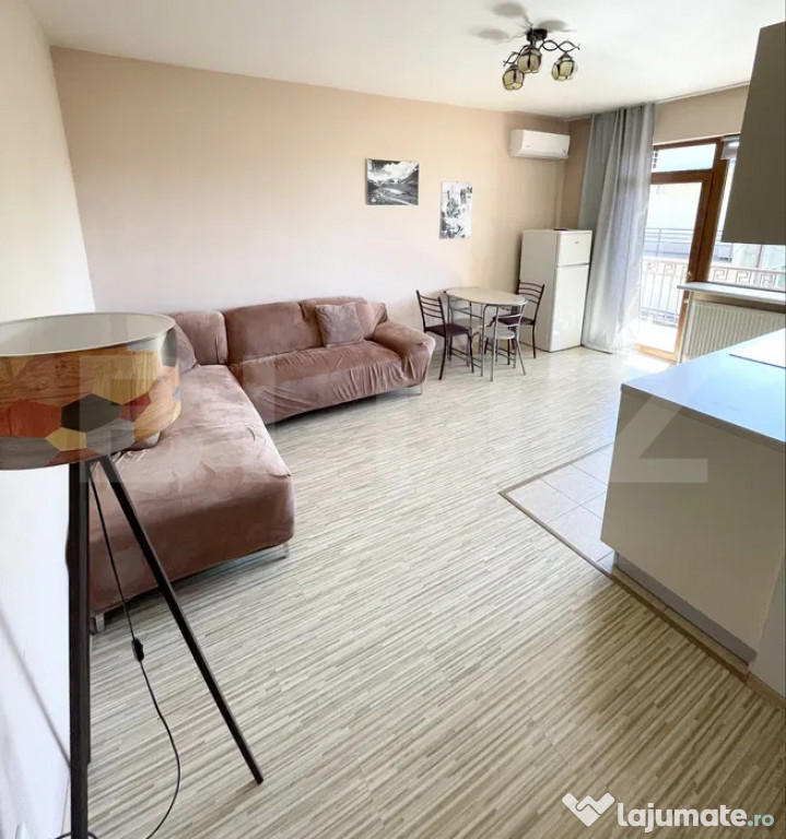 Apartament de inchiiat, cu 2 camere, 57 mp, parcare, zona Bu