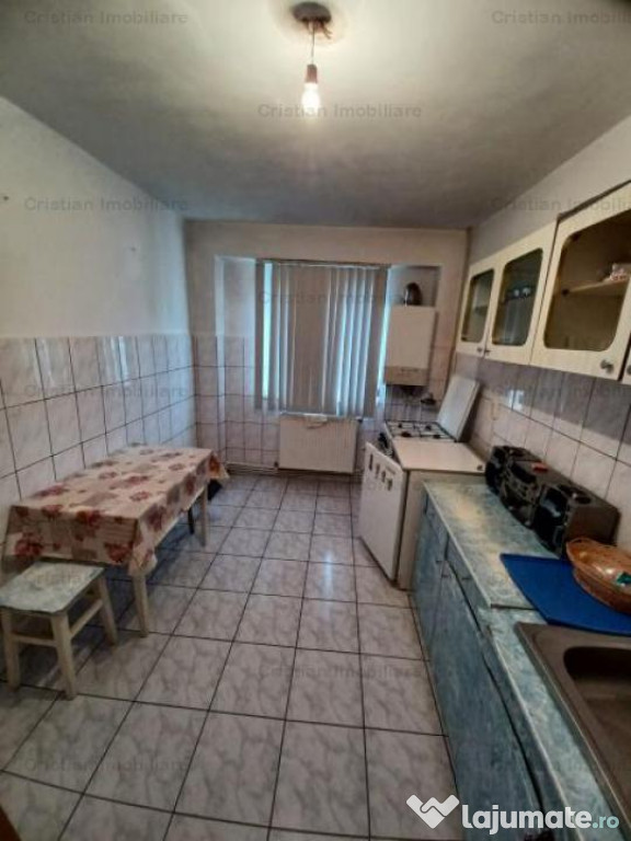 DECOMANDAT etaj intermediar 3 cam zona Viziru 3 LIBER