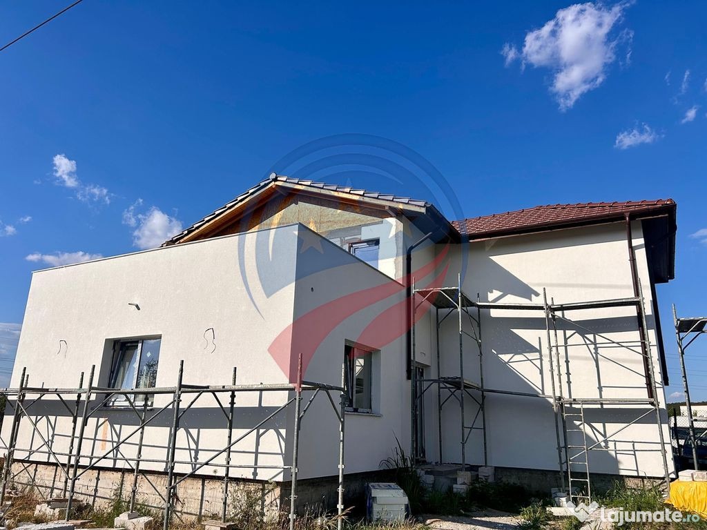 Vilă cu 4 camere de vânzare in Craiova