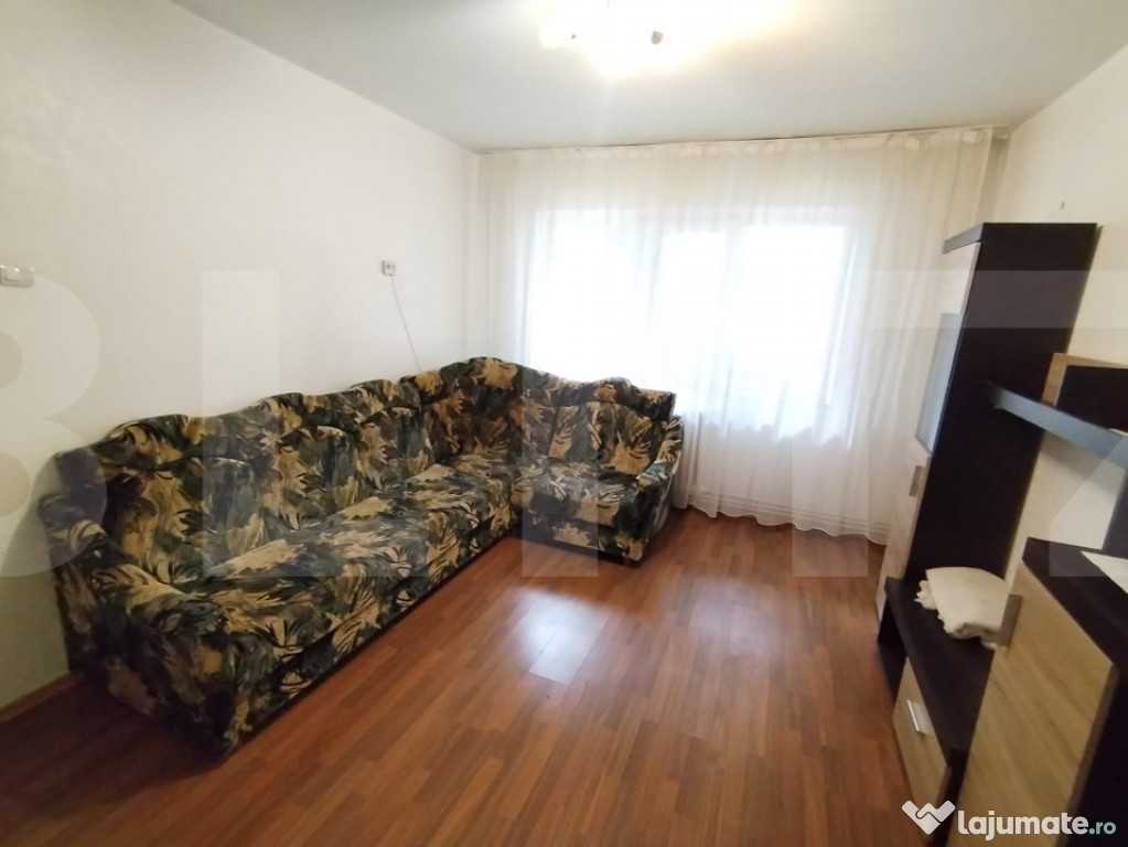 Apartament de inchiriat, 3 camere , parter, zona Primaverii