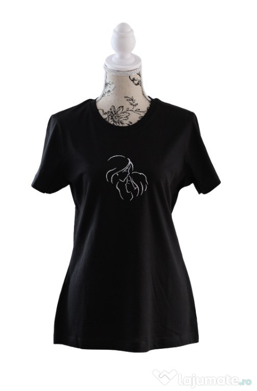 Tricou personalizat prin brodare