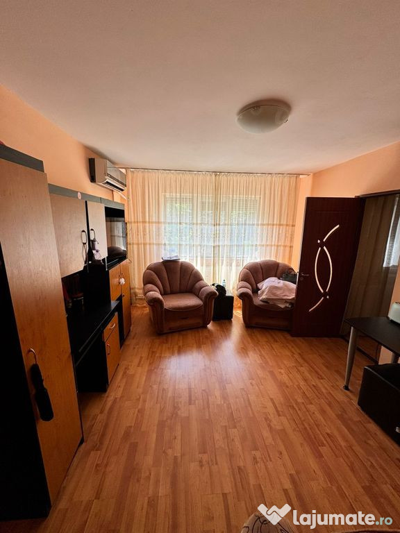 Apartament 2 camere semidecomandat Casa de Cultura