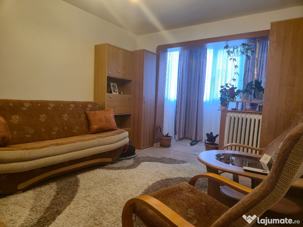 Semidecomandat 3 camere