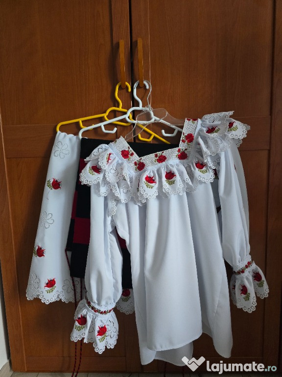 Costum traditional Maramures