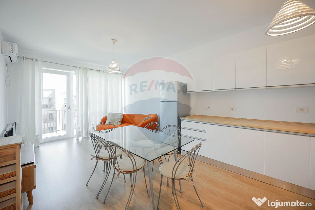 Apartament cu 3 camere de vânzare – Prima Universită?...