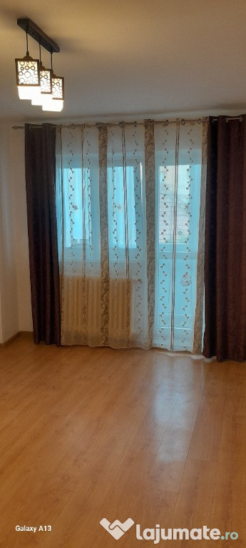 Vand apartament 3 camer Cetate