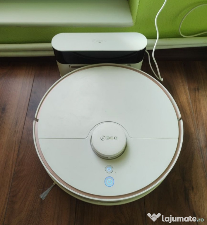 Aspirator robot cu radar
