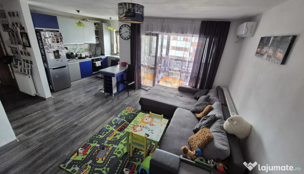 Apartament 2 camere, decomandate, mansarda, zona Sanpetru Re