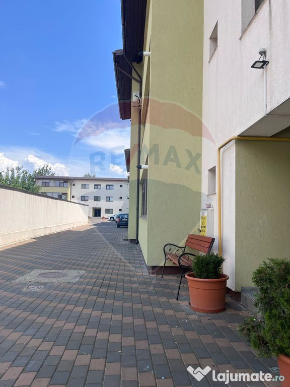 Apartament 2 camere decomandat + loc de parcare intabulat