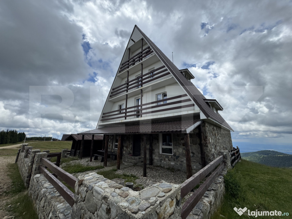 Proprietate turistică în Vârful Roman – Horezu, vedere