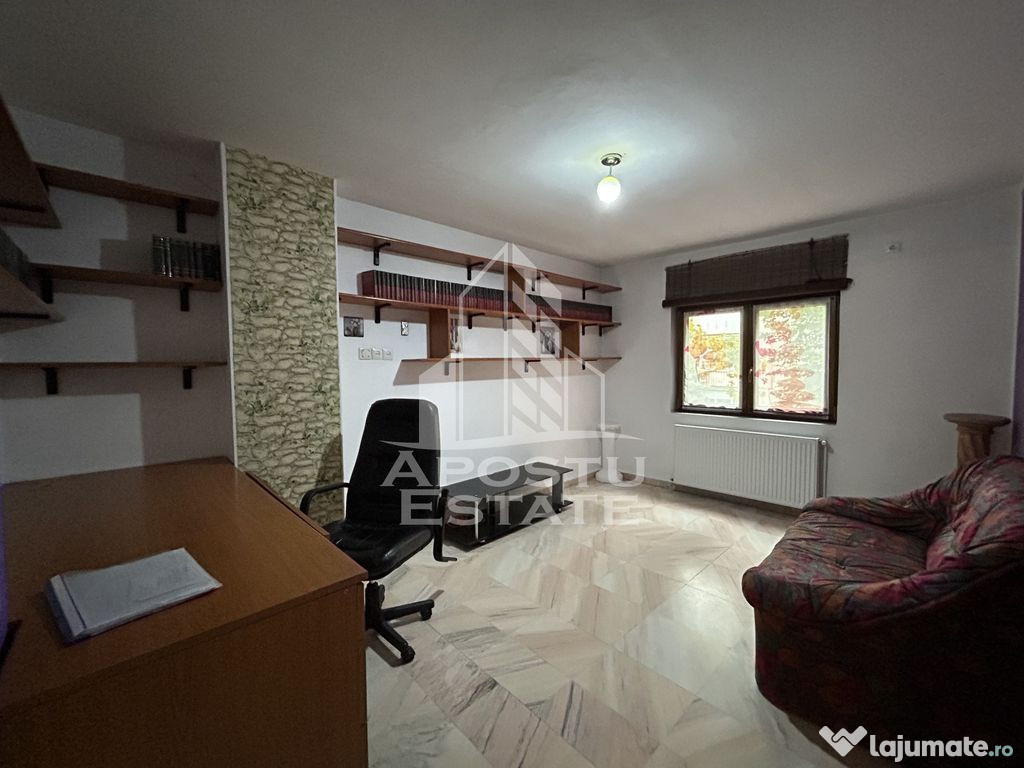 Apartament cu 3 camere, 2 balcoane, centrala proprie Spit...