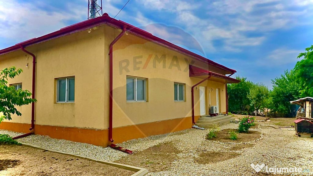 Casă Cu 4 Camere De Vanzare