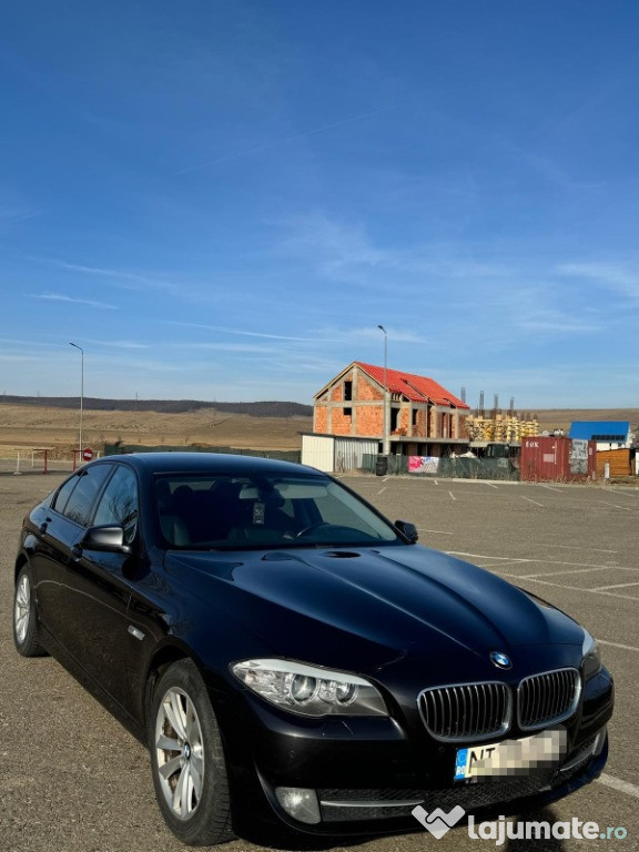 BMW Seria 5, 520D F10