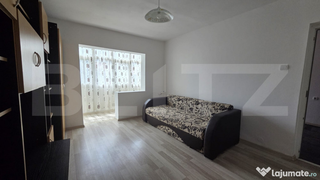 Vand apartament 2 camere, semidecomandat -Craiovita Noua, et