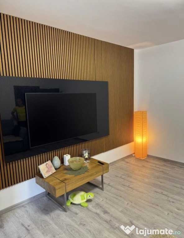 Apartament 2 camere, decomandat - zona Cristian