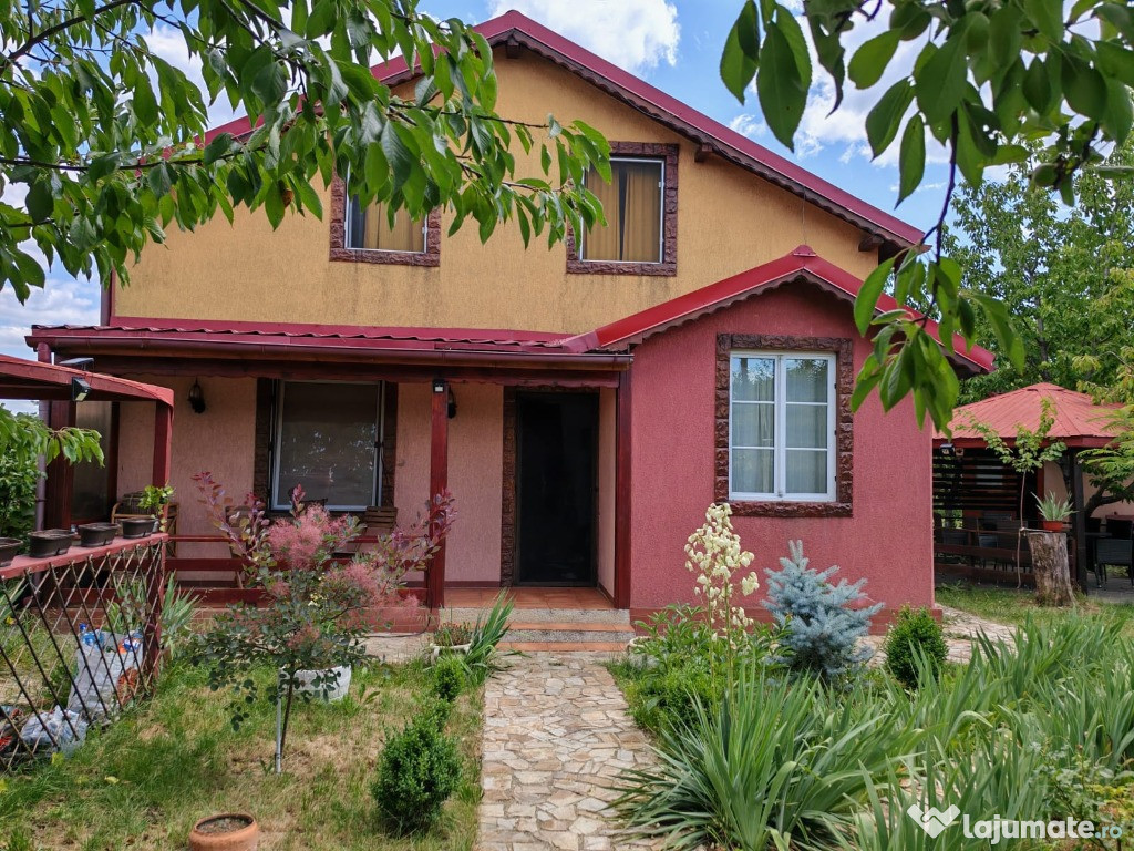 Casa din lemn/Vila la tara/Hotarele Giurgiu/livada/2150mp