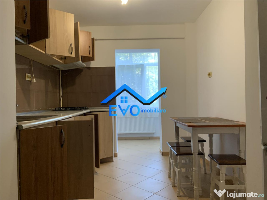 Apartament de , 2 camere , decomandat , etajul 1 din 4 ,