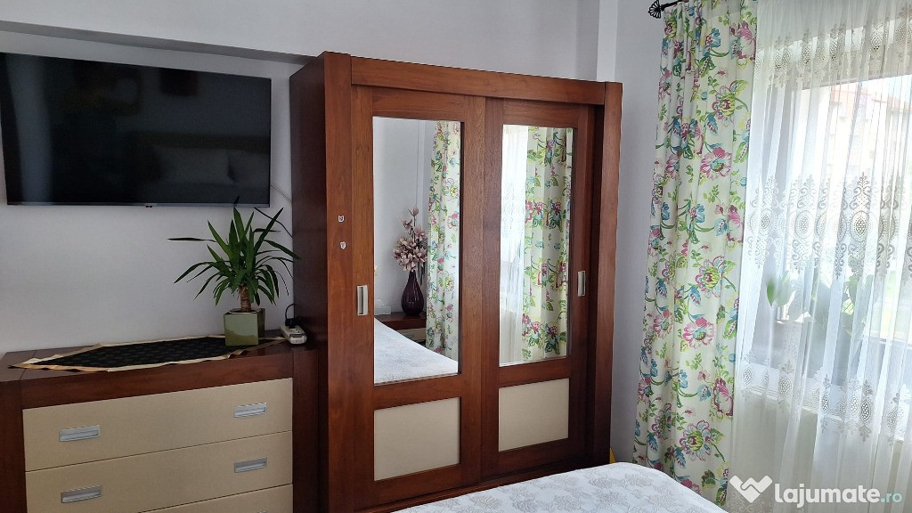 Vând APARTAMENT cu 2 camere decomandat, etaj 1, ULTRACENTRAL, mobilat
